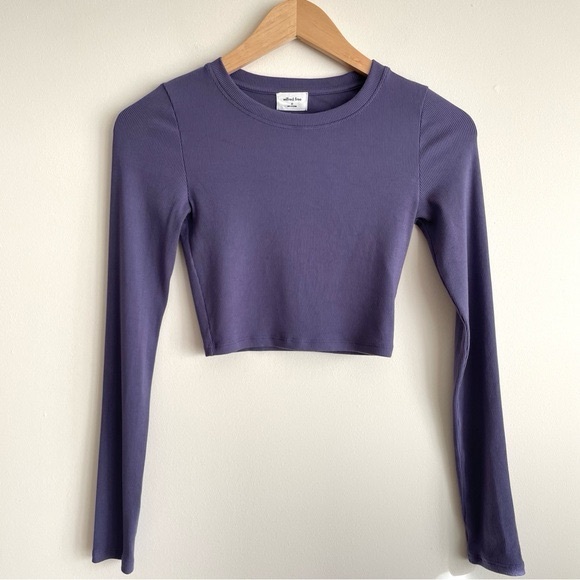 Aritzia Wilfred Free GoTo Cropped Longsleeve in Gd Deep Violet - Picture 4 of 11